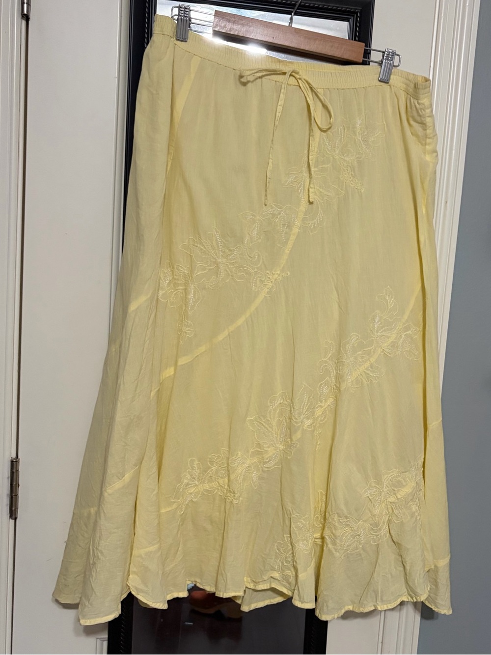 Metro Wear Pale Yellow Embroidered A-Line Skirt